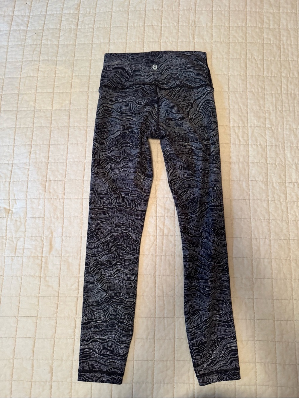 lululemon athletica Charcoal Wave-Print High-Rise Leggings - Picture 2 of 4